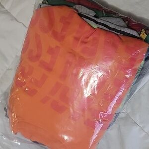 Bundle boys 10/12t 3 shirts, 1 Joggers ,1 christmas pyjama set (nwot )  6 pieces